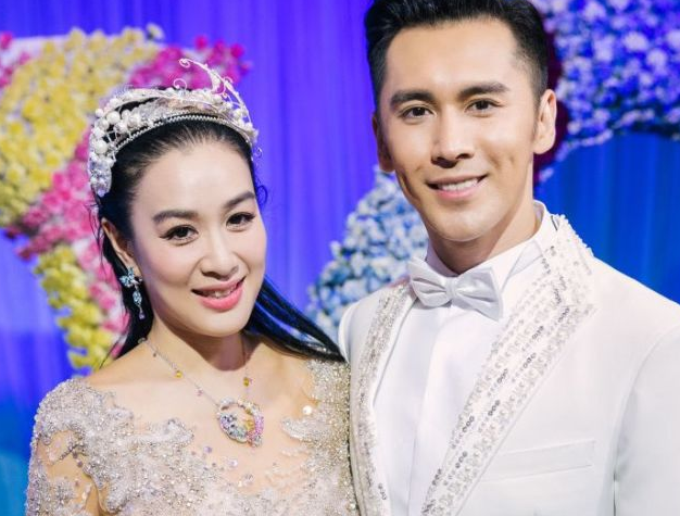 钟丽缇|51岁钟丽缇直播辟谣未怀孕，难圆婆婆子孙梦，网友：幸福就好