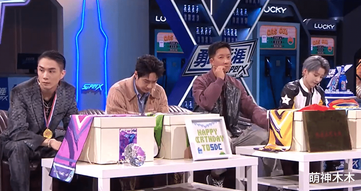 王一博|王一博现身《这街》直播,本人发腮变壮,室内穿毛衣还是女款