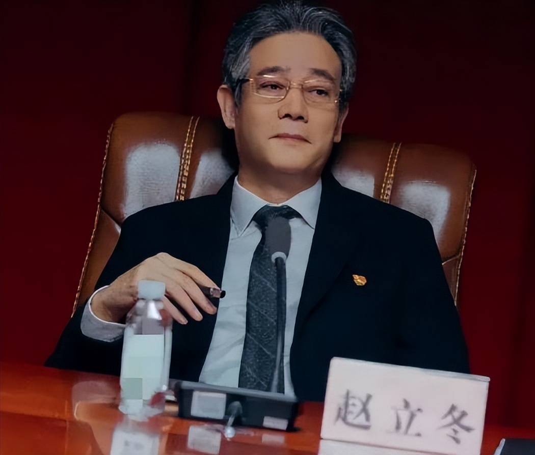 电视剧《狂飙》中"大鱼"开始浮出水面 老戏骨鲍大志发文调侃