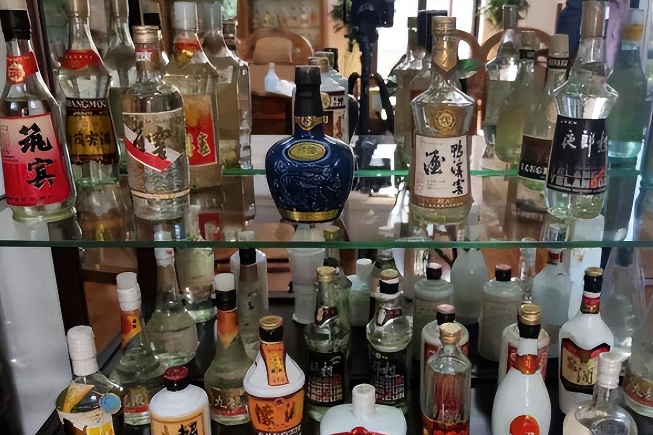 陕西一煤老板晒自家酒柜，不是名牌酒反而都是小众酒，行家：会喝