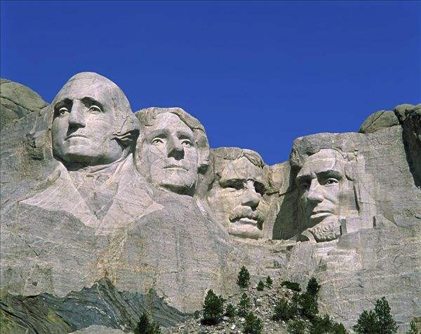 翡翠|拉什莫尔山号称石像山,山后还有一个密室,里面藏着“珍贵”文物