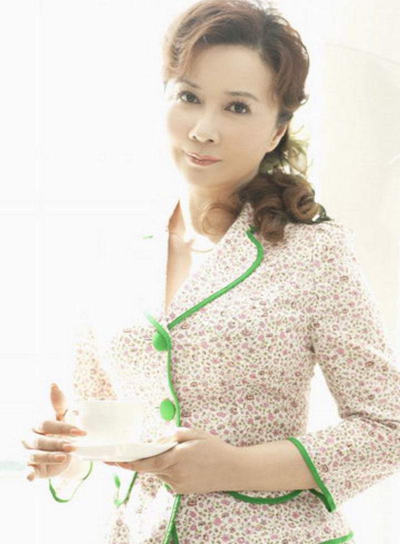 jyp|47岁金巧巧变样快认不出！脸僵消瘦变男相，首回应歧视农村人言论