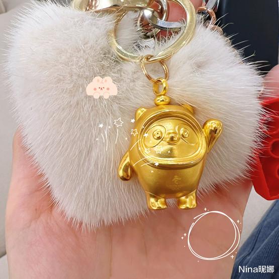 马凡舒|央视主持马凡舒晒生活近照,穿露脐装秀身材,4万金钥匙扣好奢侈