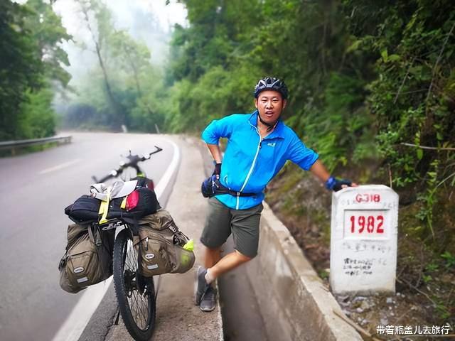 泸沽湖|究竟是骑行文化还是乱涂乱画？318国道上每一座路碑都有故事