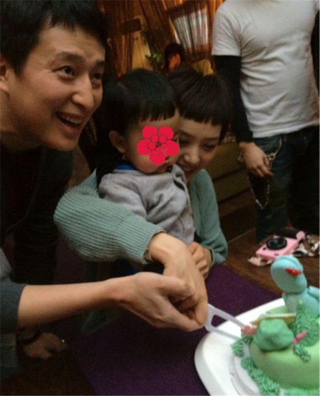 刘恺威|刘恺威认爱李晓峰直言很开心,女方也是离异,父亲刘丹送上祝福