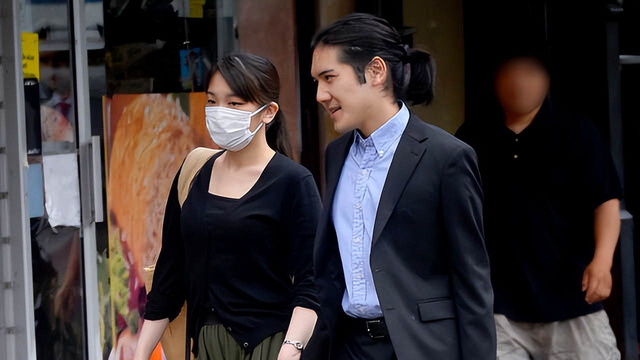 小室圭|小室圭和真子的“造人和求职”日本政府无微不至地关怀着