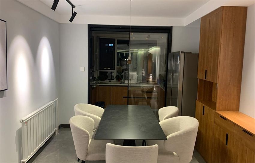 岩板餐桌到底是“噱头”还是真实用？家里餐桌用了1年，谈谈感受