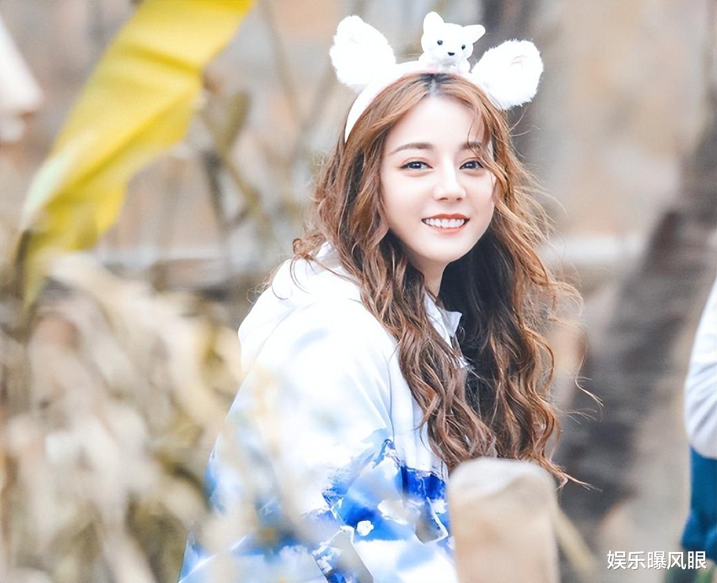 迪丽热巴|热巴新春大片上线!穿宽松毛衣再陷怀孕传闻,网友:劈叉也不好使