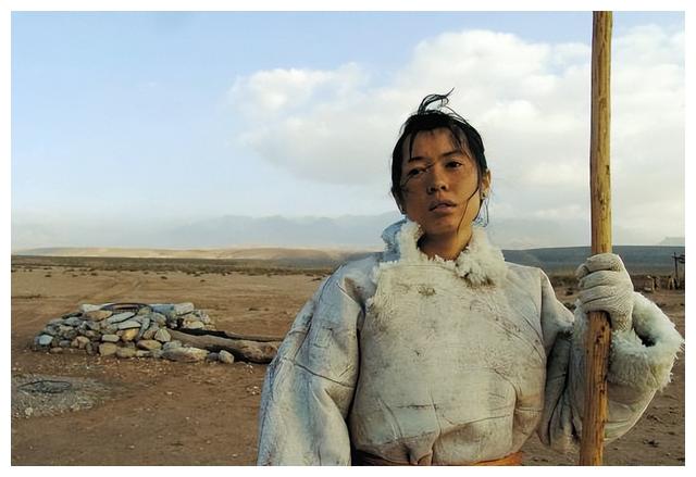 军人|醒醒吧！拜托某些人就别演中国军人了，这8位演员扮起来才像军人