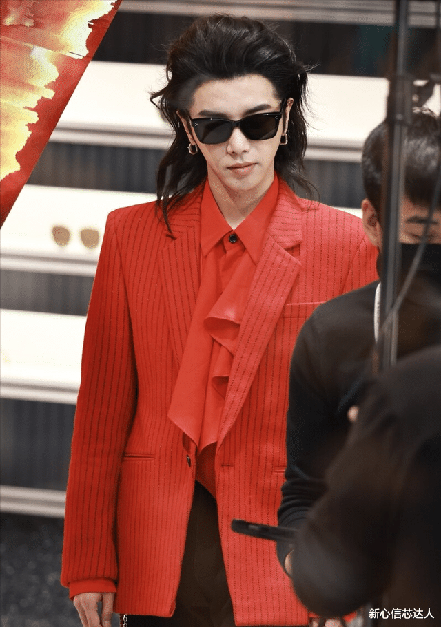 华晨宇|华晨宇9周年演唱会2亿歌迷沉迷天籁之音如痴如醉，仅输给了周杰伦