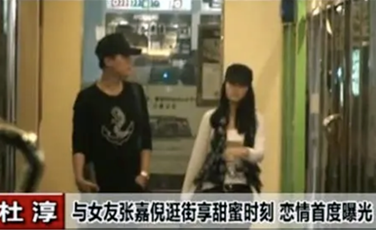 张嘉倪|官宣！全网等这对恩爱夫妻补办婚礼，怎么突然传离婚了？