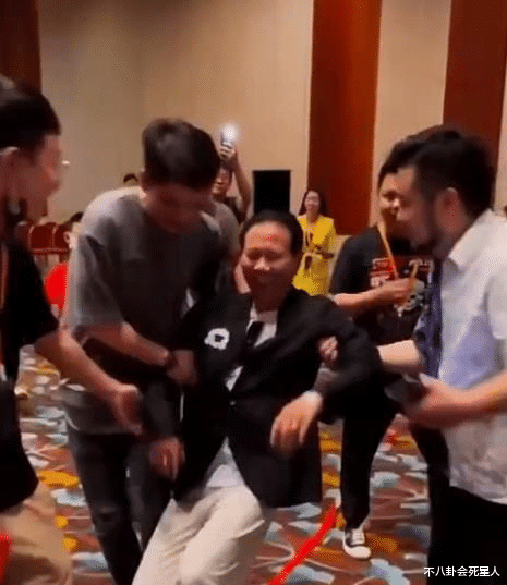 TVB|拍烂片、工地搬砖、68岁县城走穴，老牌港星的现状太心酸