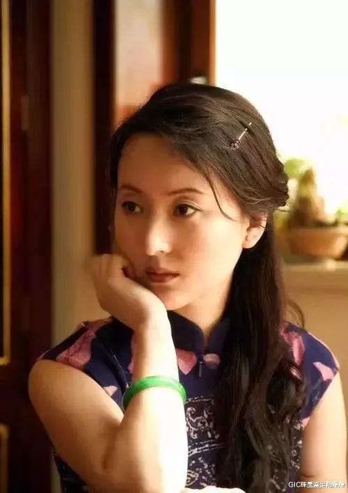 翡翠手镯|自古东方女子玉手镯,这些中国女性的代表人物,佩戴起来各有韵味