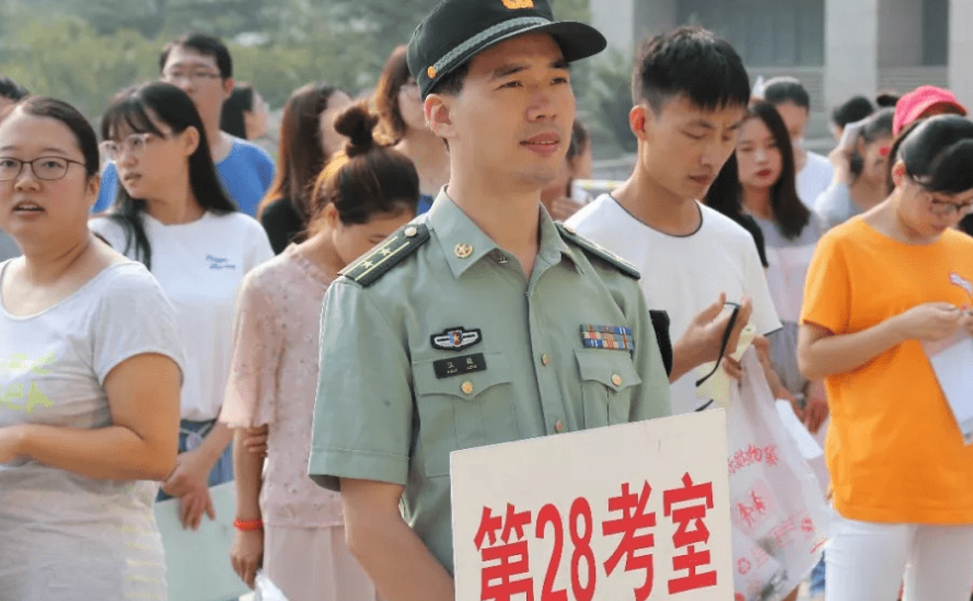 文员|月入过万的高薪铁饭碗，为何无人问津