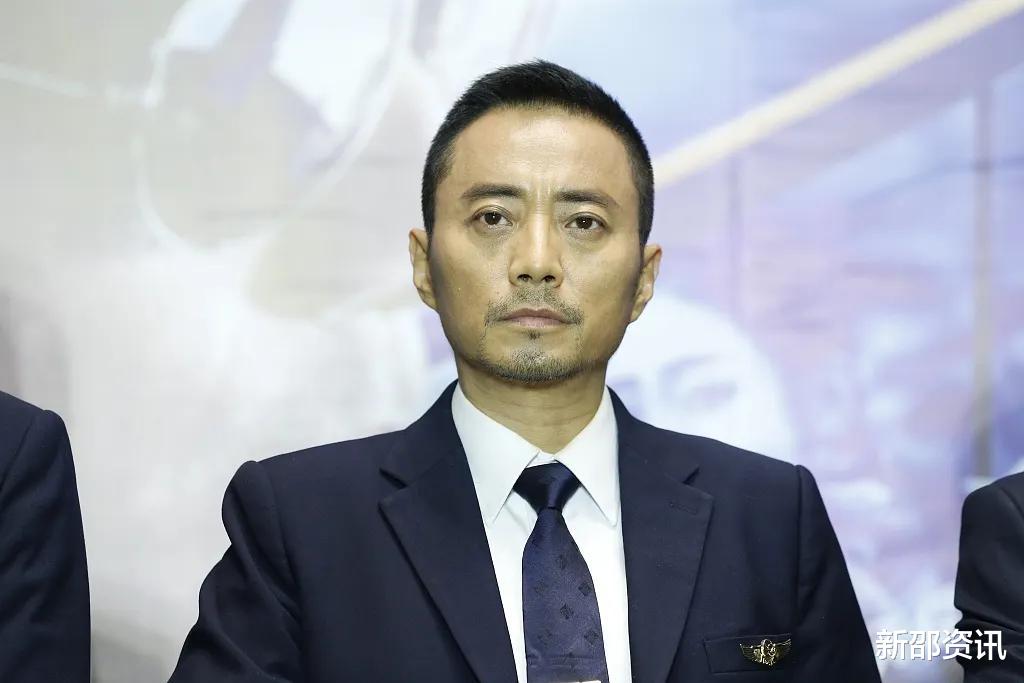 穿衣搭配 他又上热搜了!这次是因为长发,尹正怎么就糊了呢?