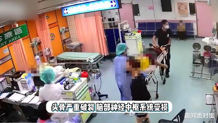 20多名年轻人持械街头斗殴,21岁男子帮朋友“出头”,惨遭对方汽车冲撞,抢救8天离世