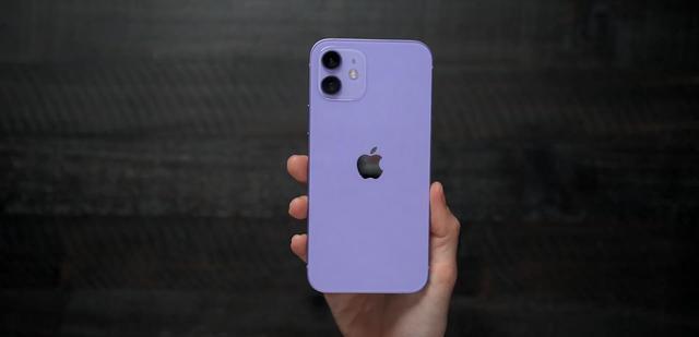 iphone12|iPhone12支持无线充电功能,但有两点需要注意,同时也有一个遗憾