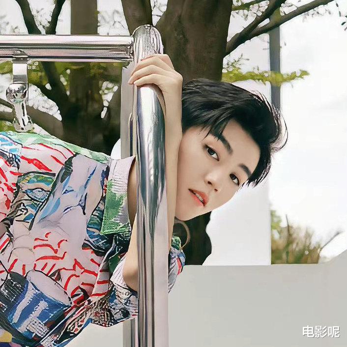 断桥|《断桥》线下宣传曝光,原来是王俊凯粉丝投放,粉丝为宣传太拼