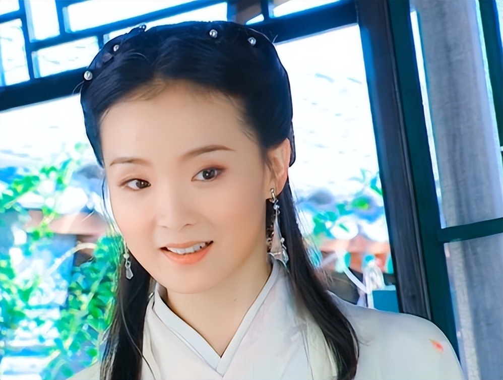 王艳|古典美女，事业巅峰闪婚富豪，今宅家野餐似偶像女主，网友：好美