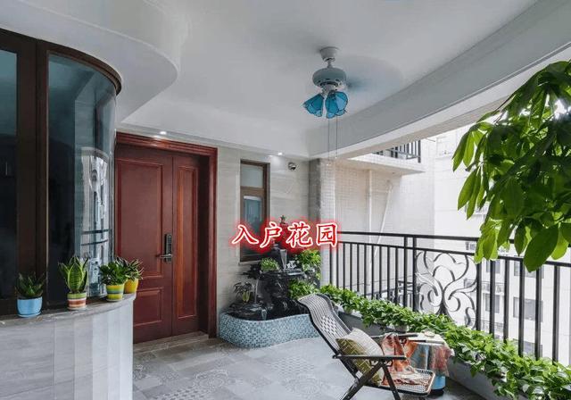 入户是阳台,买到这种户型都说赚到了,花园、衣帽间改一改都有了