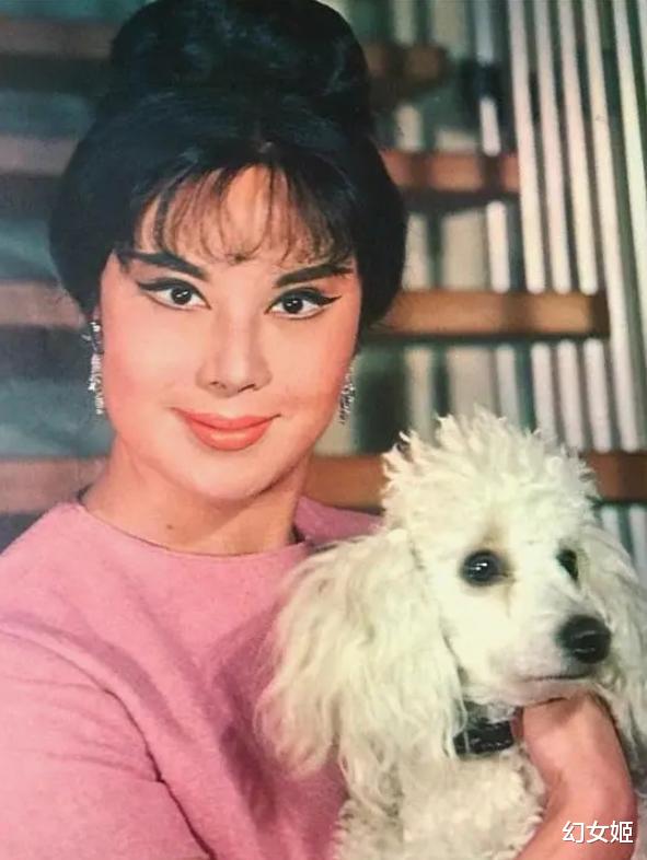 情路坎坷三婚嫁初恋，成龙叫了李丽华50年的妈妈，去世时享年93岁