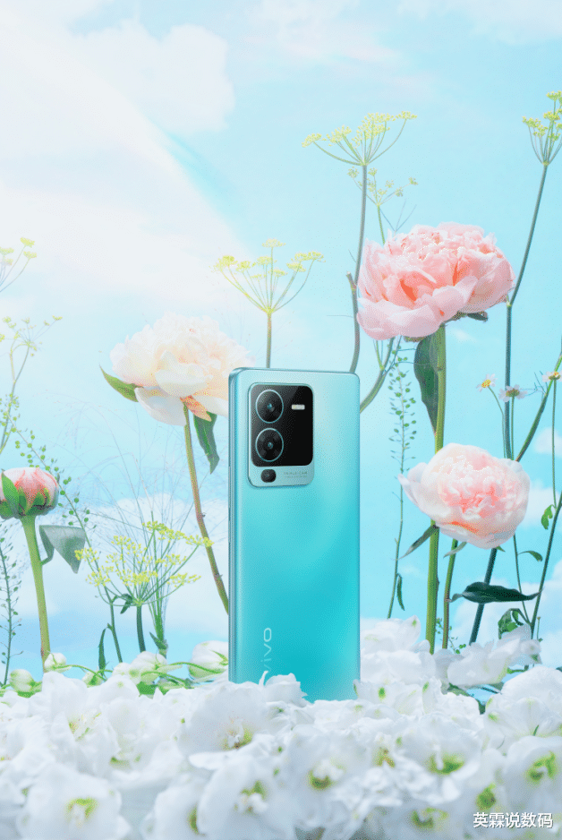 半导体|轻薄身姿+清凉配色，vivo S15美图赏析