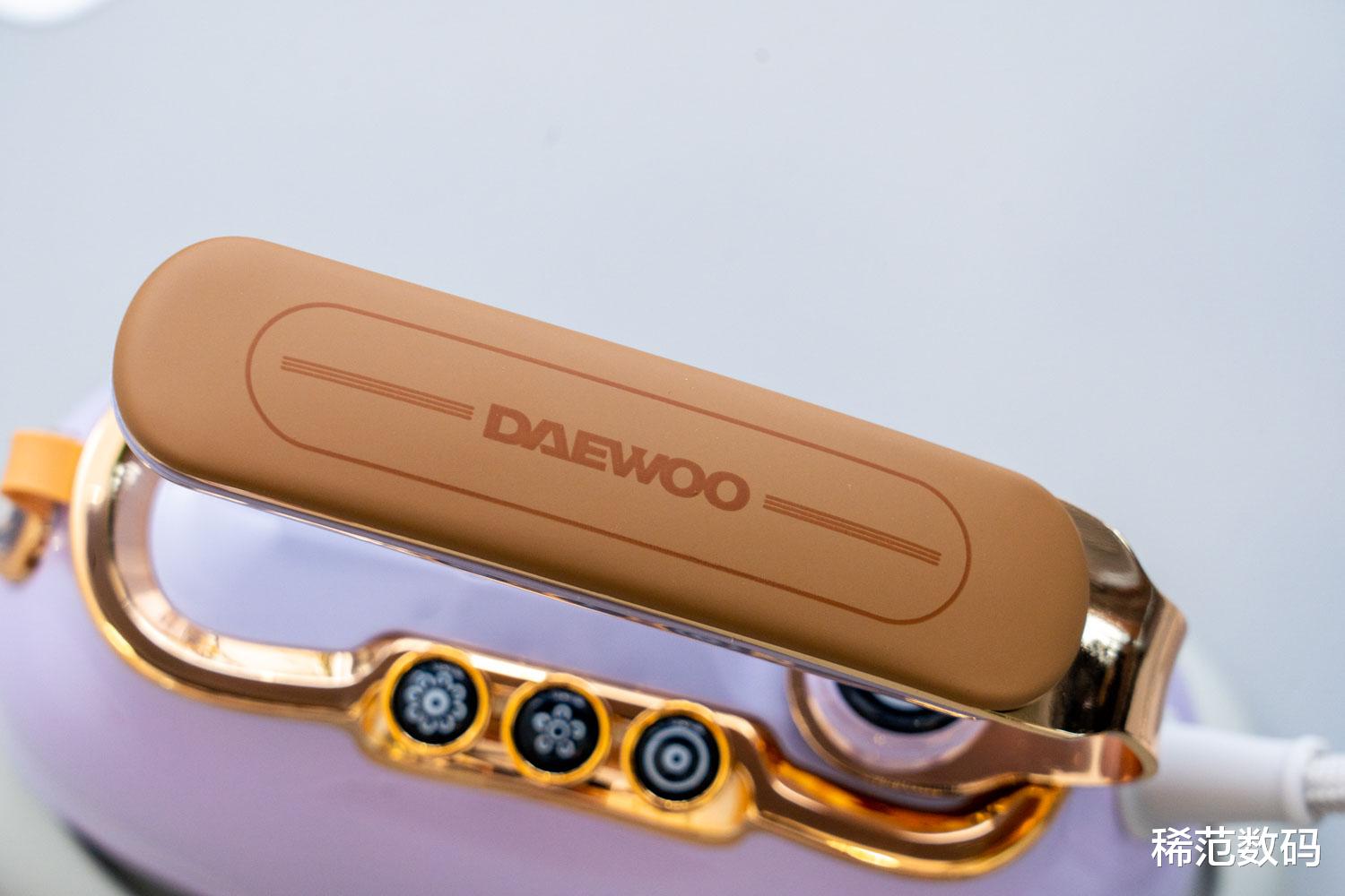 大宇小星斗熨烫机评测:居家必备好工具,旧衣新穿的“法宝”