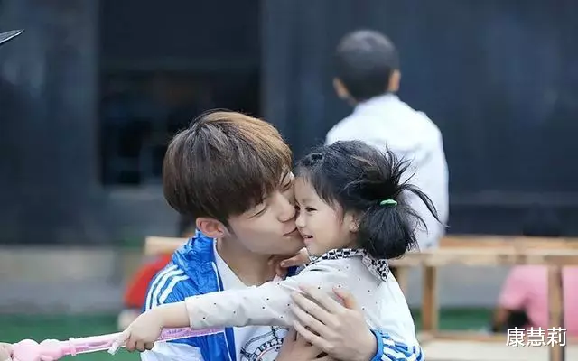 阿拉蕾|“赚钱养家”阿拉蕾：上节目赚钱养弟弟，被孙红雷一句话整破防