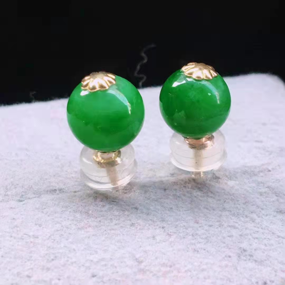 |一颗珠子要13万元。为什么翡翠珠链如此昂贵