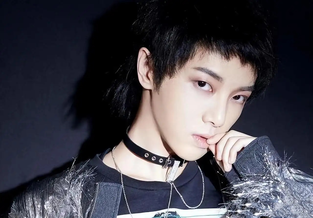 演艺圈|演艺圈“花式假下巴”大比拼，又尖又翘，一个比一个精彩