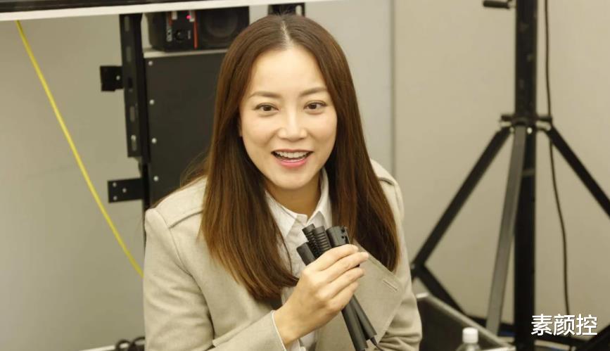 谢霆锋|霍汶希跟富商分手发现自己怀孕了,谢霆锋说:生下来,我养你们