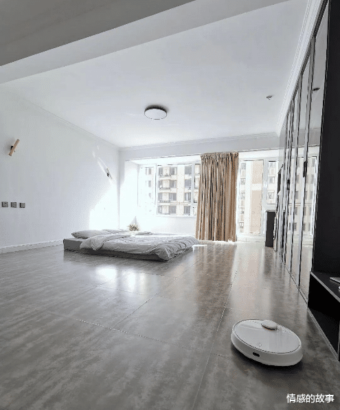 90后女孩儿断舍离成瘾！88㎡房子仅放6件家具，定制衣柜超能装