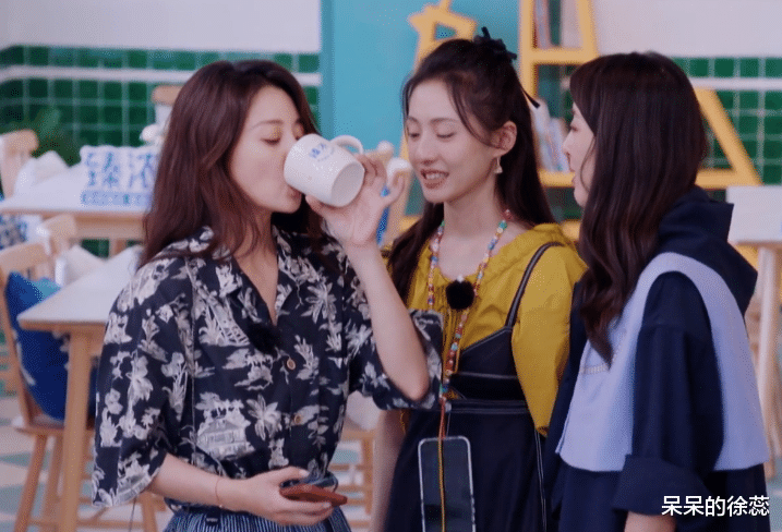 殷桃|儿子儿媳妇来袭,殷桃放飞自我,在《中餐厅》整出新名堂!