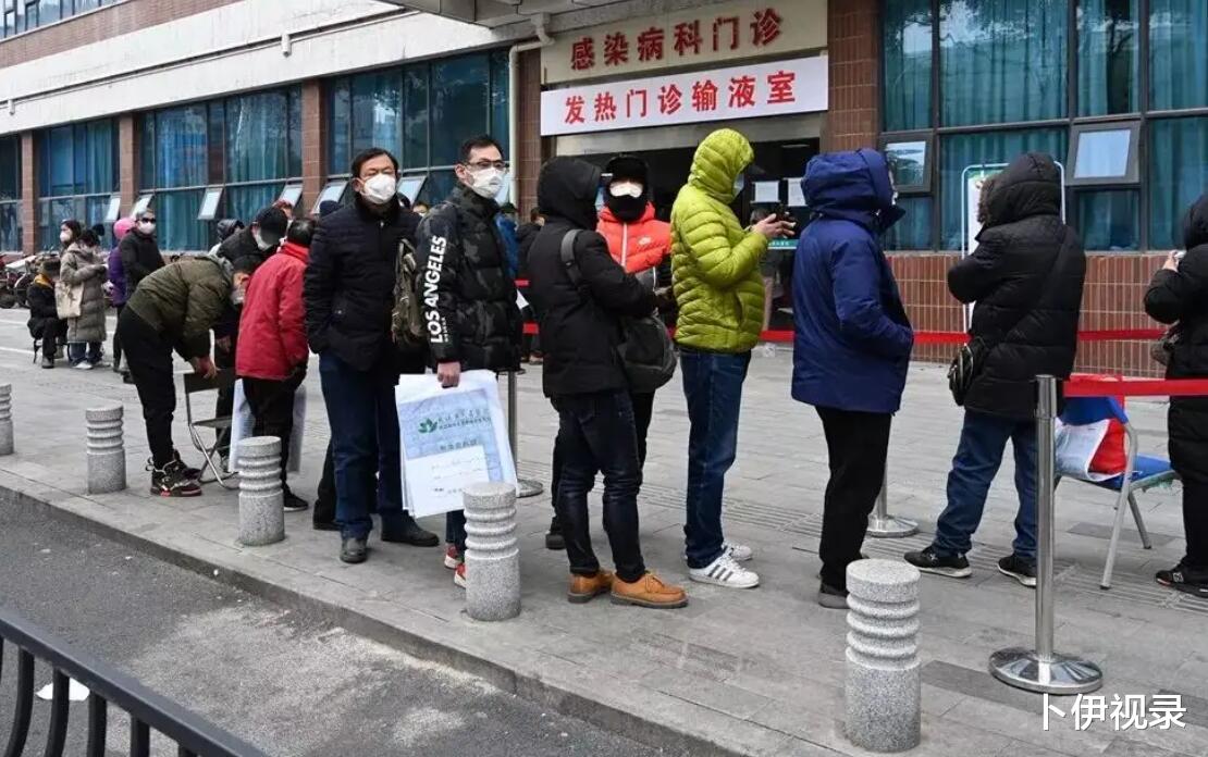 河南第一波感染高峰已提前，乡镇情况尤为严重，走“回头路”不丢人
