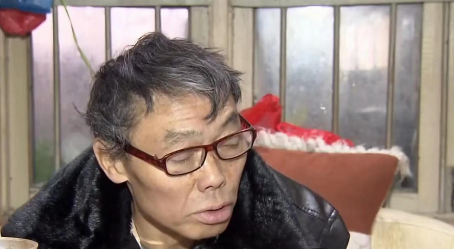 65岁老人迷恋38岁离异女,为结婚愿意过户房产,儿子恼羞成怒