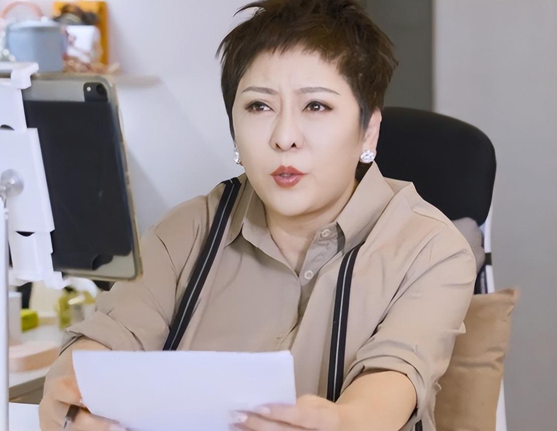 向太|向太首度回应床垫事件,否认力挺大S与张兰作对,却被怀疑是录播