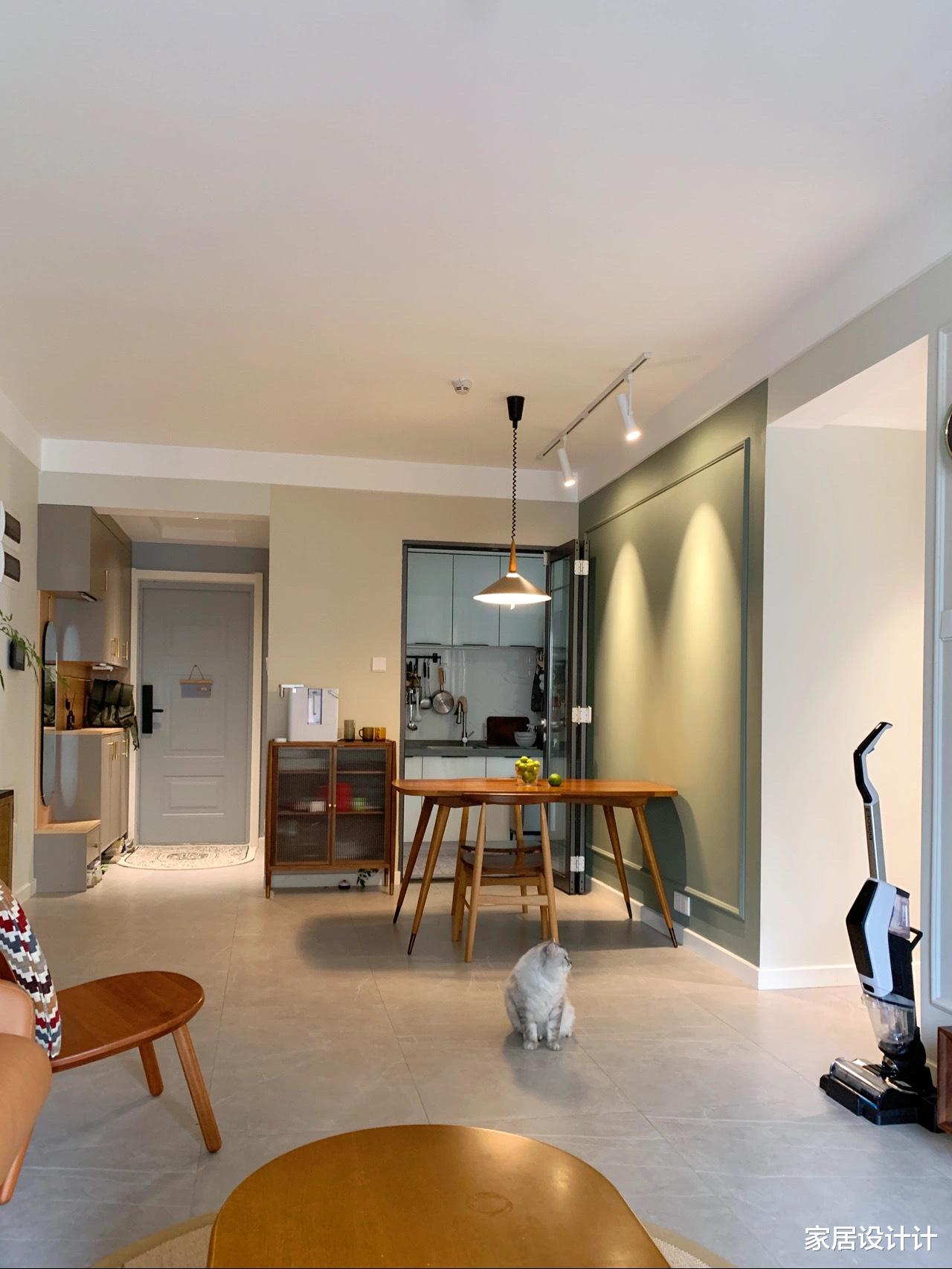 高级感满满的新房,简单装修不装吊灯和吊顶,是年轻人的最爱