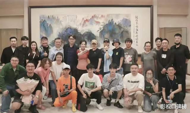 张凯丽|张凯丽晒照片,大咖云集:刘敏涛清瘦,靳东发福,宋佳快认不出了