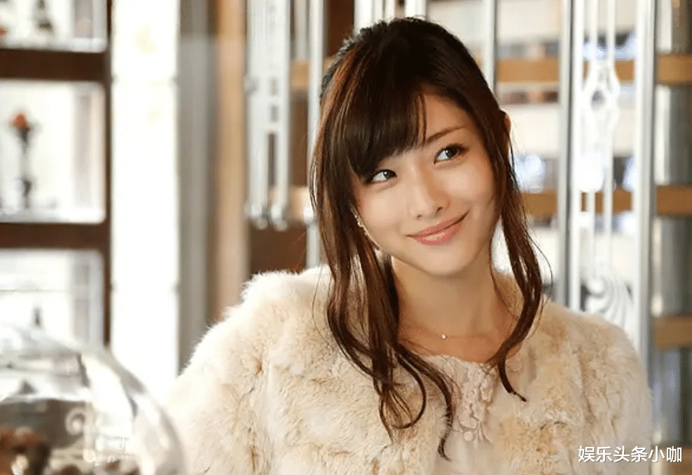 石原里美|突然怀孕！闪婚圈外人，全是为了妈妈？