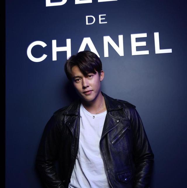 kimberly|Mark说漏嘴:快要到重要的日子了,Kimberly每天都在看礼服