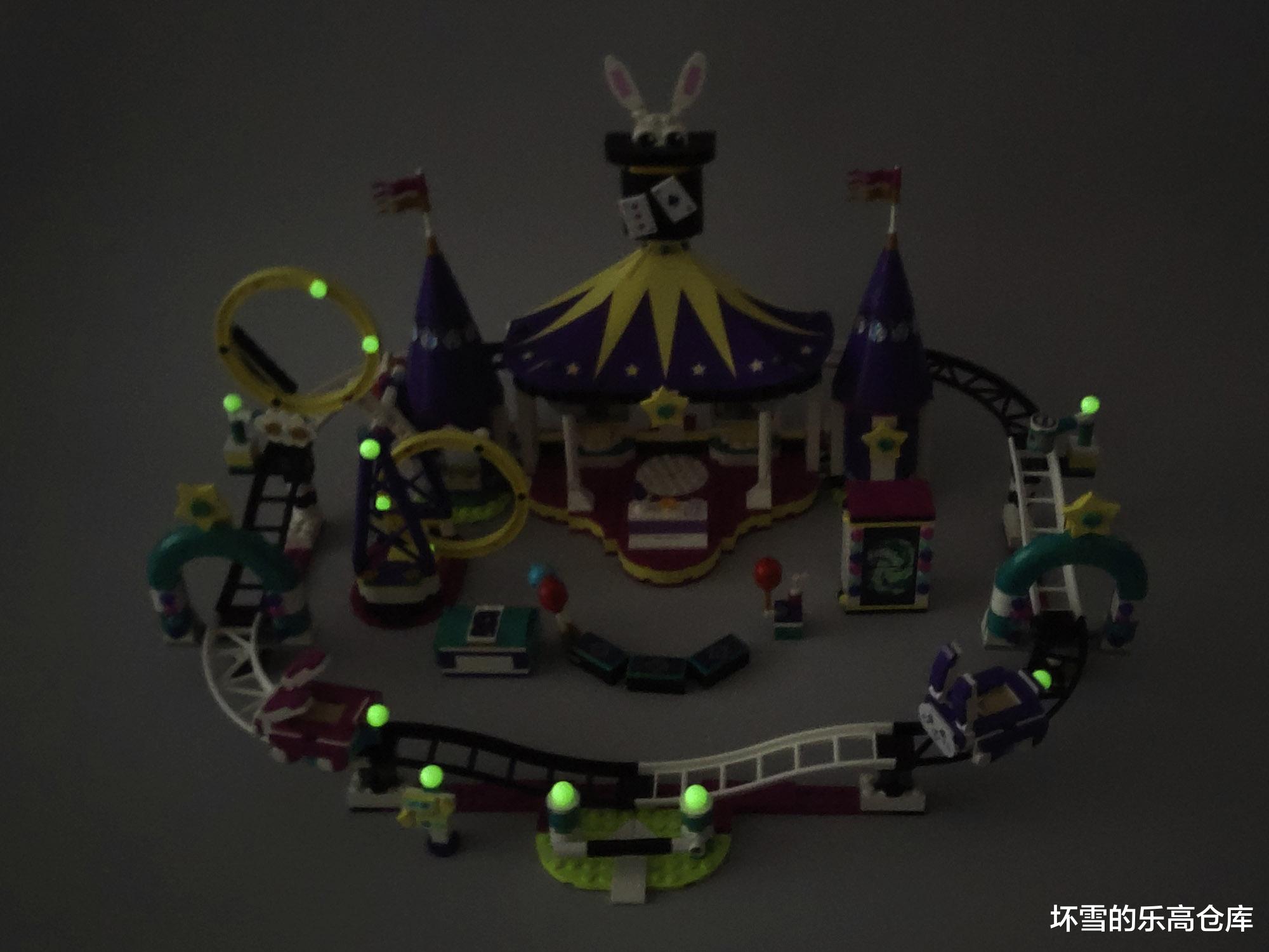 坐过山车,看魔术,吃爆米花,试玩好朋友游乐场