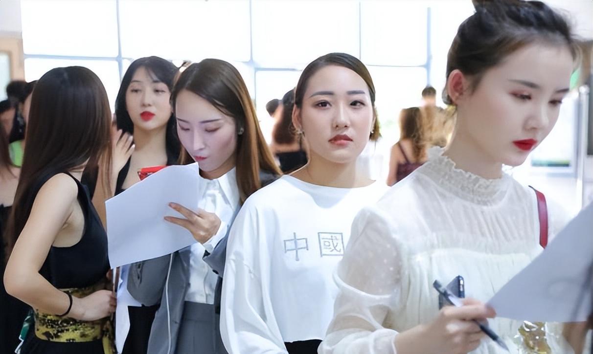 大学里常见的4种私下交易,看似方便大学生活,实则荒废了青春