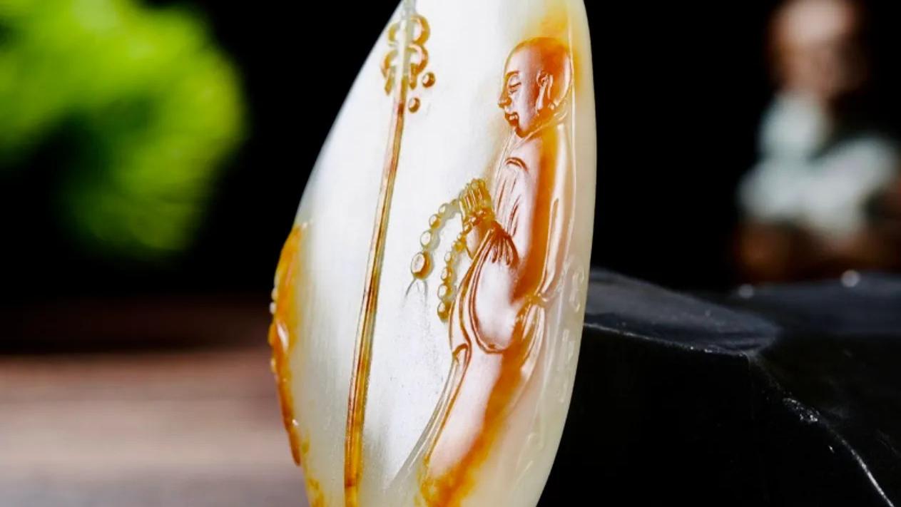 |籽料为什么不能玩白？和田玉“地藏菩萨”给您答案！