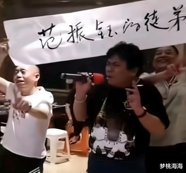 相声|相声界代拉师弟成风,连赵津生都代师收徒,观众质问还嫌不够乱?