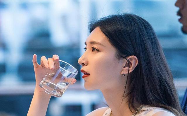 三十而已|《三十而已》漫妮手撕海王真飒？其实这才是她最大的心机和算计