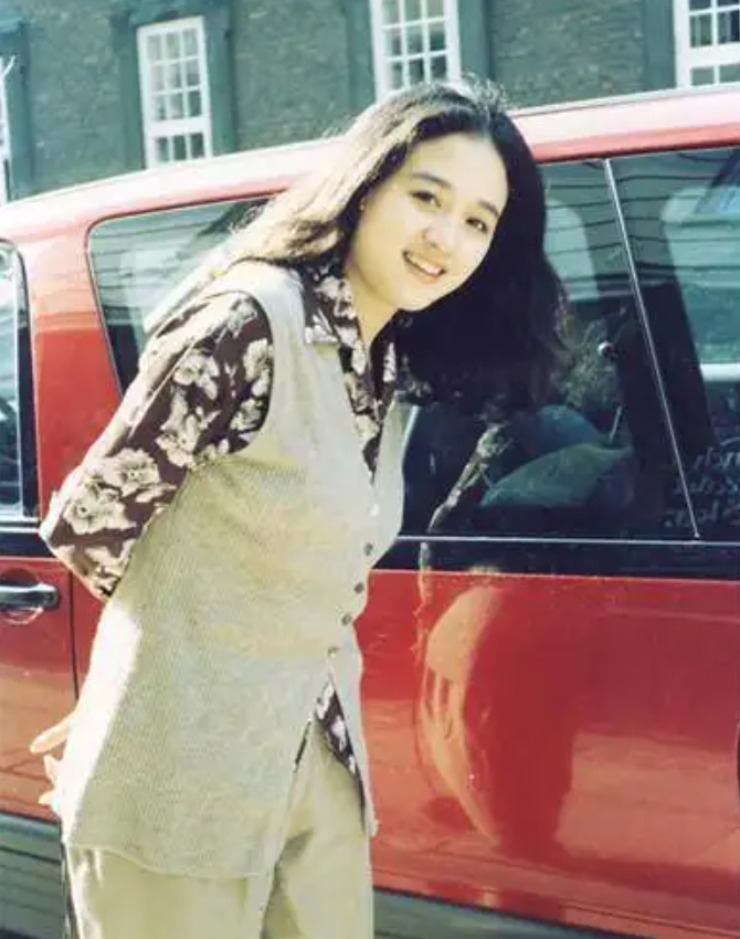 伍宇娟|伍宇娟：情路坎坷，初恋去世，被前夫误会儿子身世，现在她怎样了