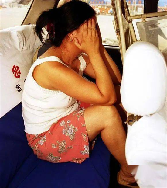 2021年,广州一男子裸死在出租屋床上,失足女:他太兴奋了