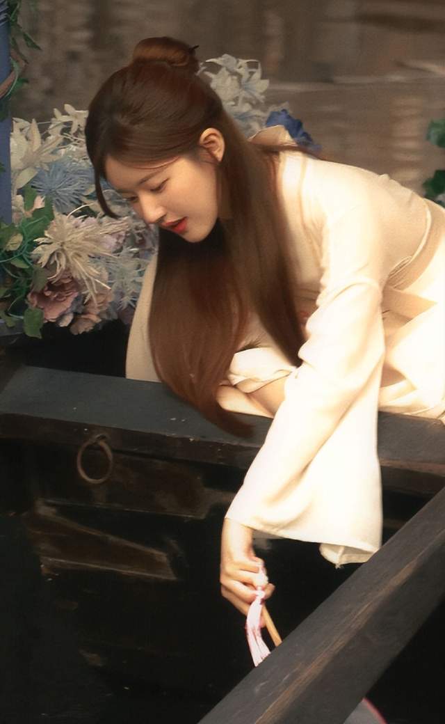 赵露思|网友偷拍赵露思直呼素颜超美