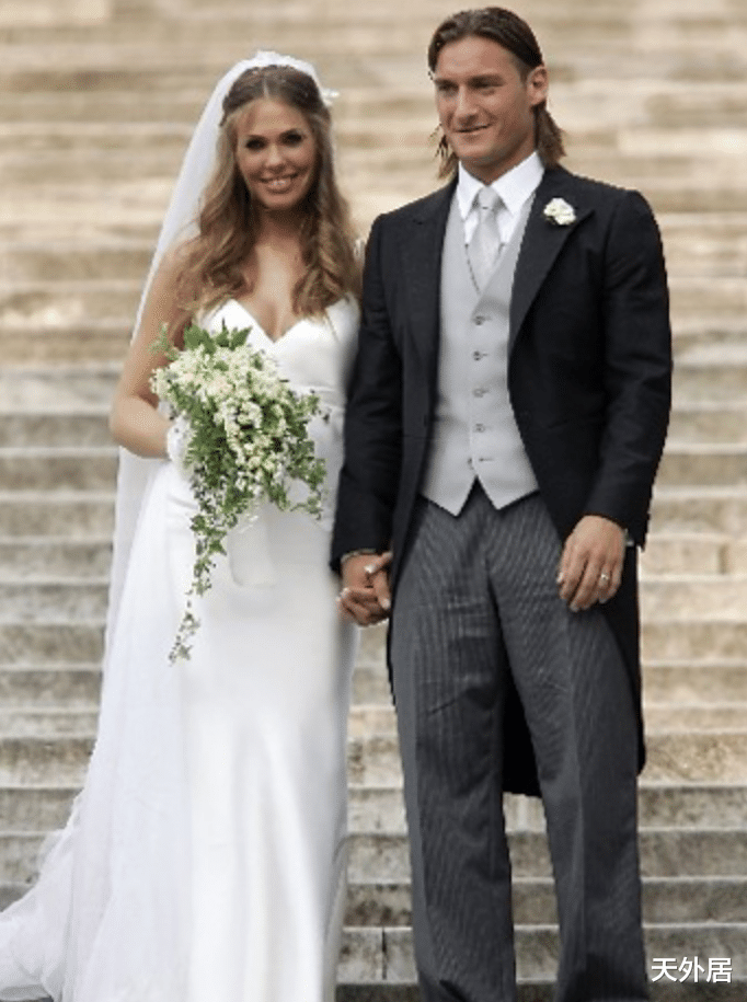 托蒂|17年婚姻走到尽头！托蒂妻子出轨，罗马王子“接受”并找到新欢