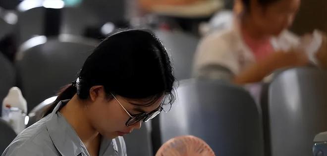 大学校园的“黑色交易”,学生为一时痛快,却坑害自己的未来